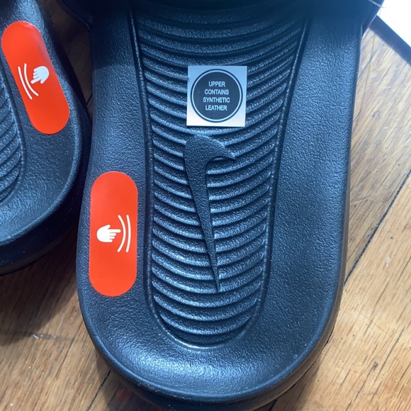 NIKE Victori One Women's Slide Slip On Sandal Black/Metallic Red Bronze - Picture 7 of 9